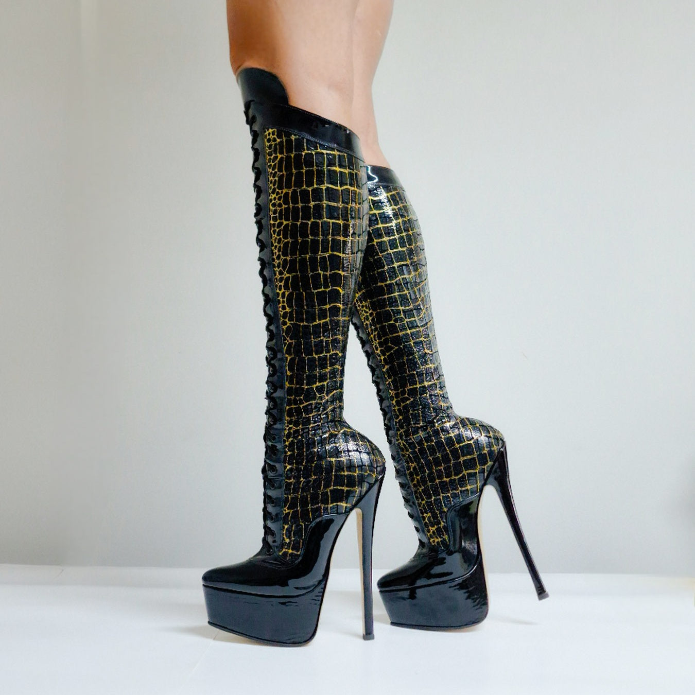 Knee-High Extreme Stiletto Boot With Platform. Sample Sale. UK 6.