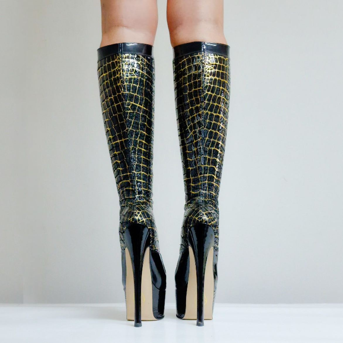 Knee-High Extreme Stiletto Boot With Platform. Sample Sale. UK 6.