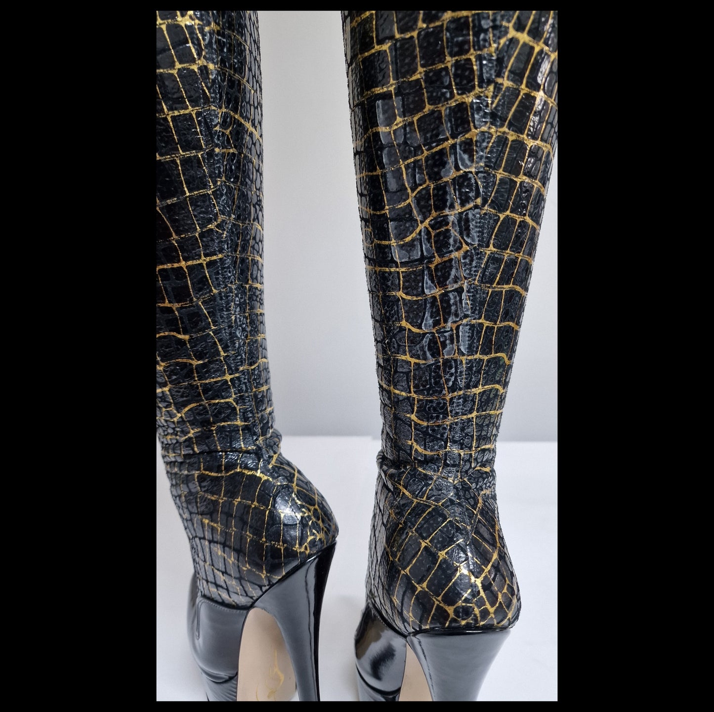 Knee-High Extreme Stiletto Boot With Platform. Sample Sale. UK 6.