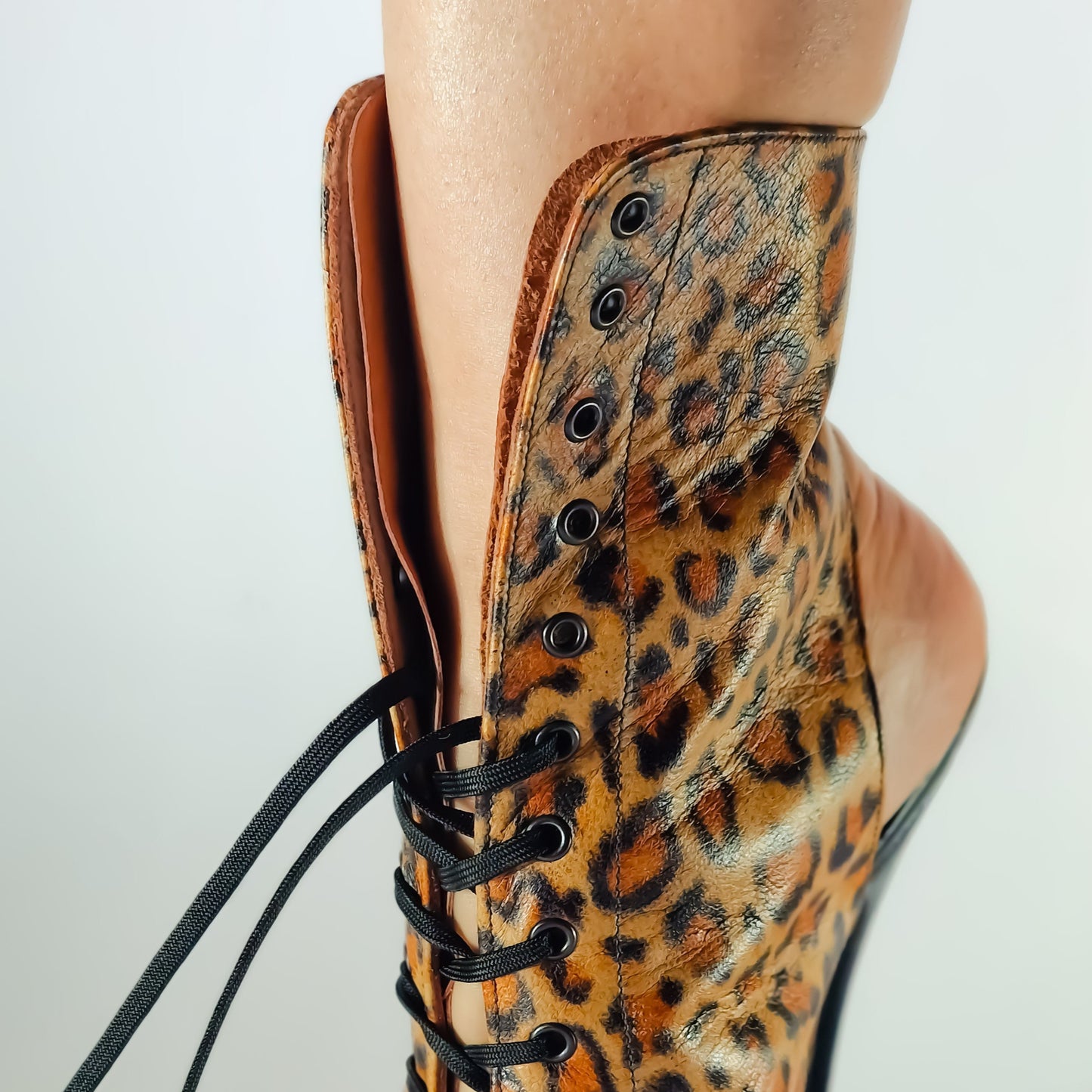 Ruth. Sample. Leopard. UK 5.