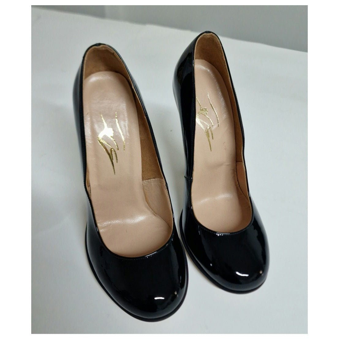 Page. Sample sale. UK 9.