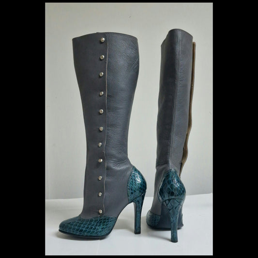 Knee High Stiletto Boot. With buttons. Sample Sale. UK 10.5. EU 44.