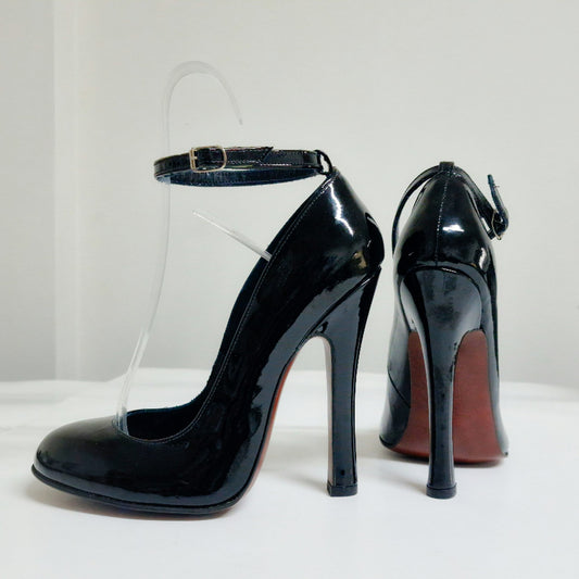 "Bettie". Sample. Patent leather. UK 8.