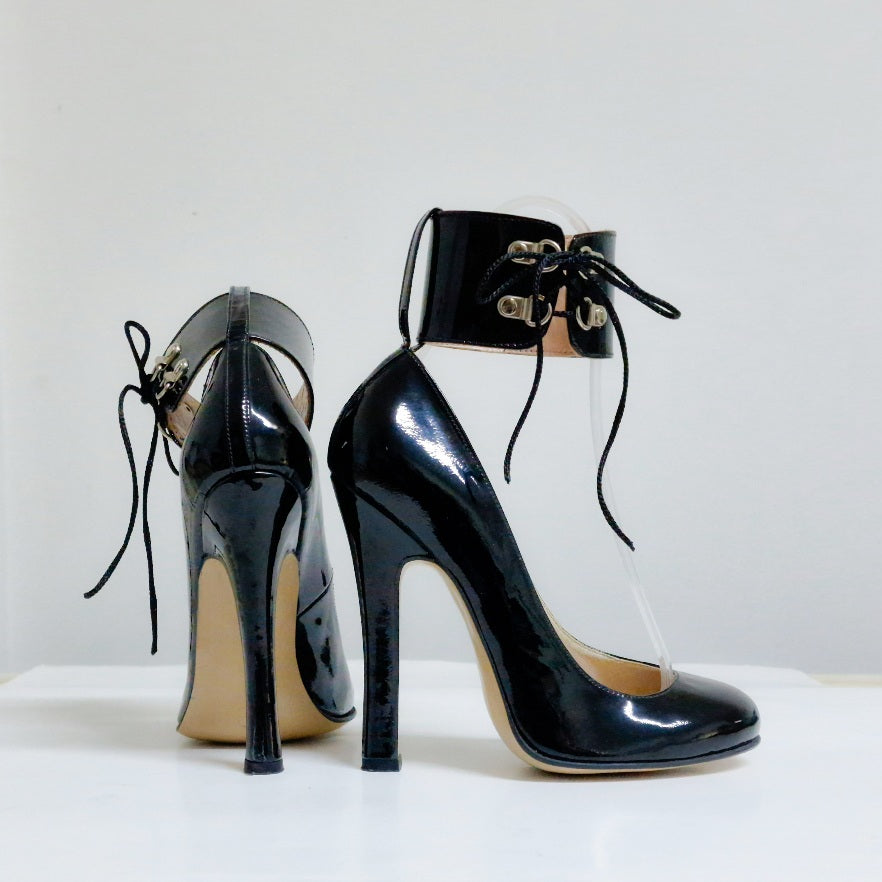 Bettie with Wide Ankle Strap. Sample sale. UK 7. EU 40.